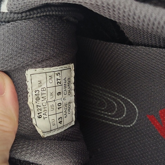 Specialized MTB Shoes with Rugged Design - Picture 6 of 8